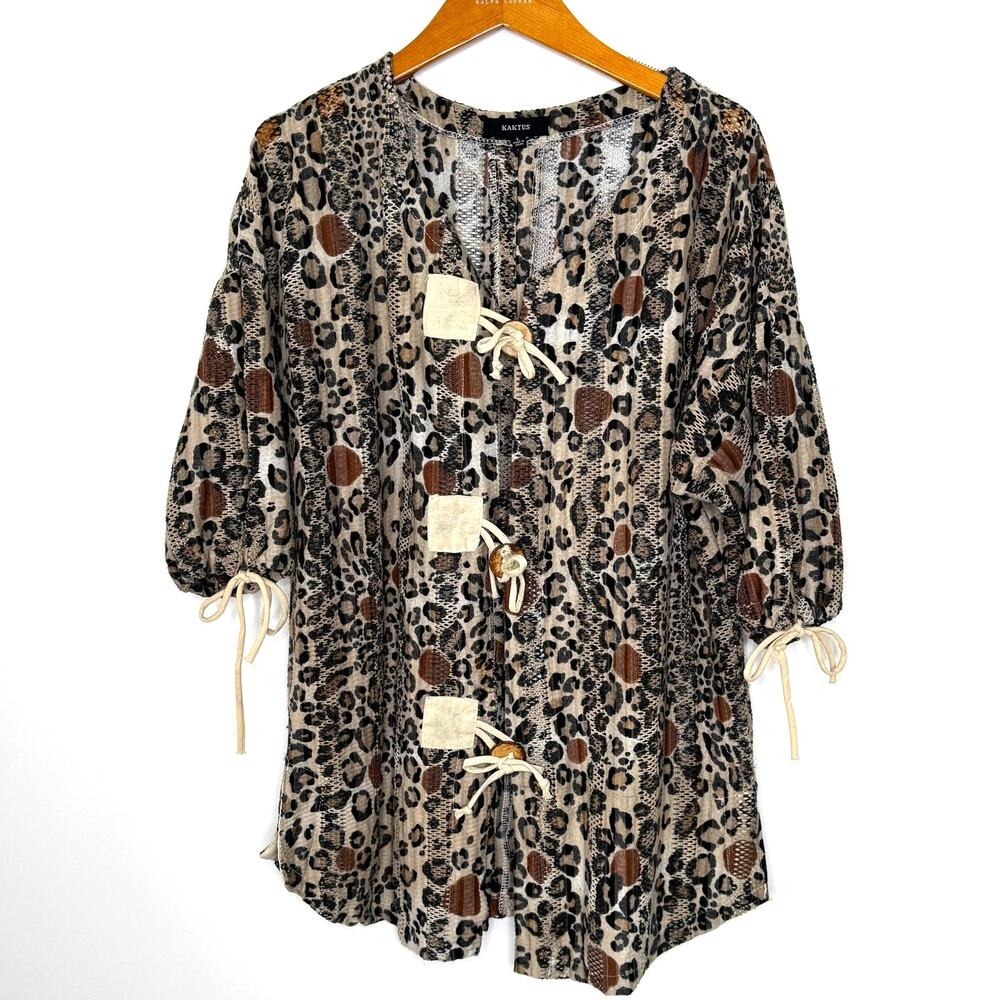 Kactus‎ leopard print button front top